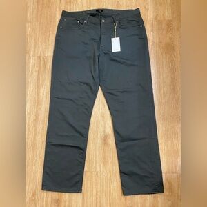 Quince Men's green Straight Jeans